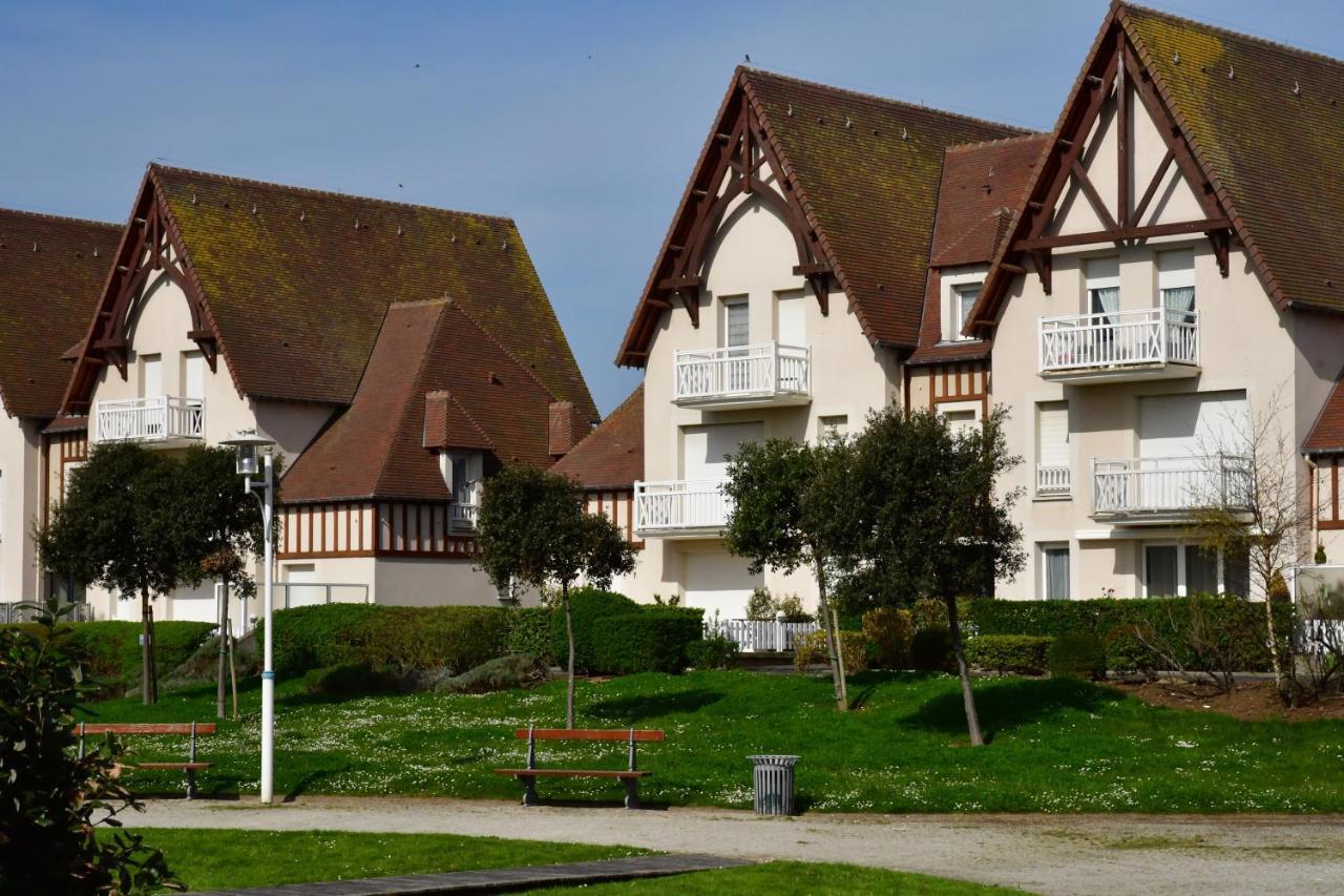 Appartement Au Pied De La Plage - Balcon - Parking Courseulles-sur-Mer Eksteriør bilde
